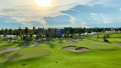 Happiness is when you are playing at a course like this every day.