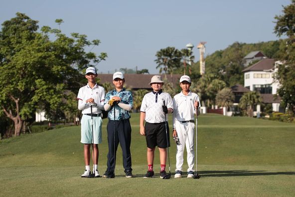 Alpinegolfresort Chiangmai 4 people people golfing and golf course