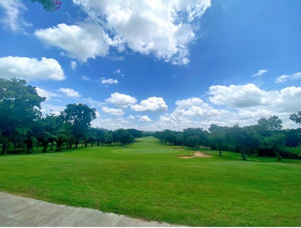 Chiangmai Inthanon Golf and Natural Resort golf golf cart and golf course-3