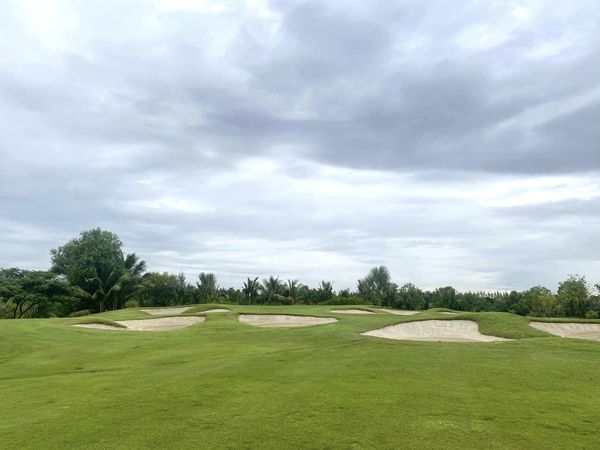สนามกอล์ฟหริภุญชัย กอล์ฟคลับ golf golf cart golf course and grass