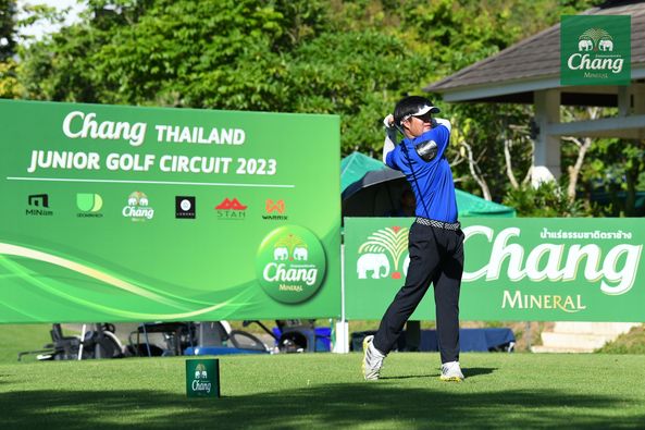 Alpinegolfresort Chiangmai 1 person golfing and text