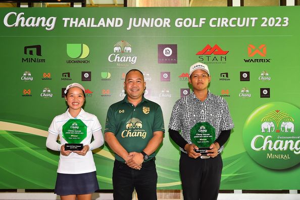 Alpinegolfresort Chiangmai 3 people people golfing and text