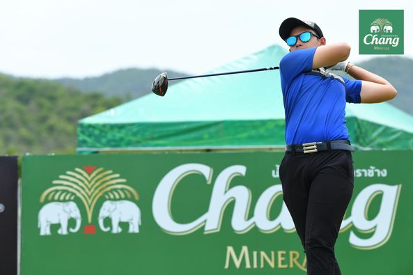 Alpinegolfresort Chiangmai 1 person golfing golf course and N Chang MINERAL เราช้าง g Cha MINER