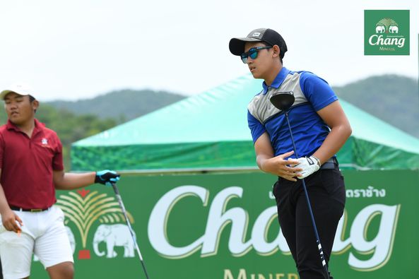 Alpinegolfresort Chiangmai 2 people people golfing golf course and text