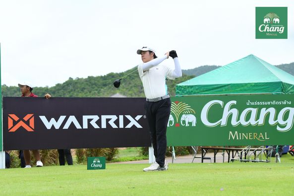 Alpinegolfresort Chiangmai 3 people people golfing golf course and text