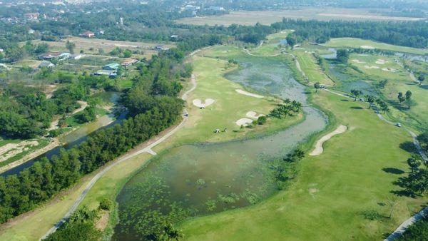 สนามกอล์ฟหริภุญชัย กอล์ฟคลับ golf golf cart and golf course