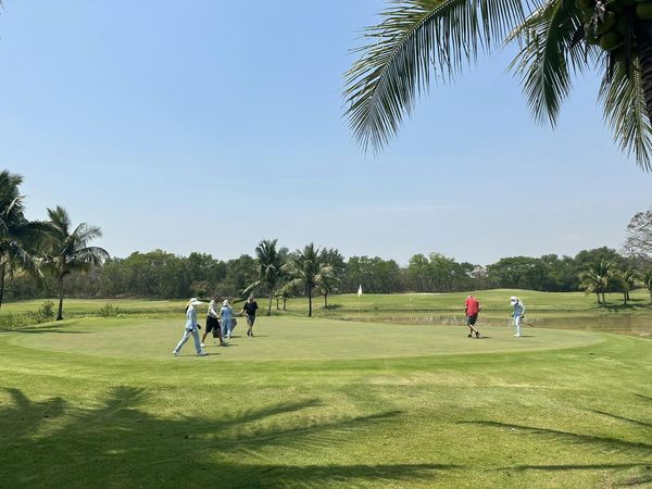 สนามกอล์ฟหริภุญชัย กอล์ฟคลับ 7 people people golfing golf cart and golf course