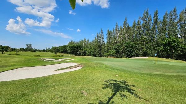 สนามกอล์ฟหริภุญชัย กอล์ฟคลับ golf golf cart and golf course