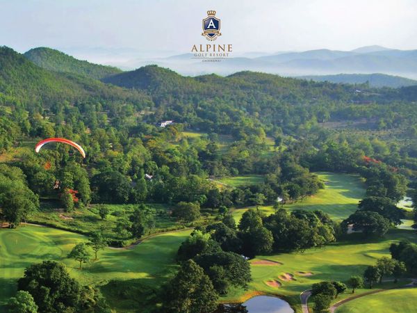 Alpinegolfresort Chiangmai 1 person golfing golf course and ALPINE GOLFRESORT RESORT