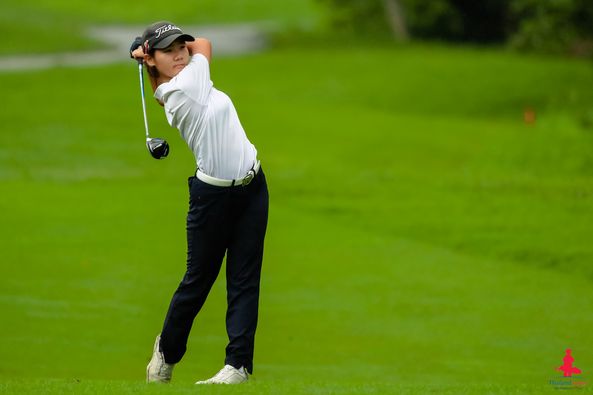Alpinegolfresort Chiangmai 1 person golfing golf course and text-4
