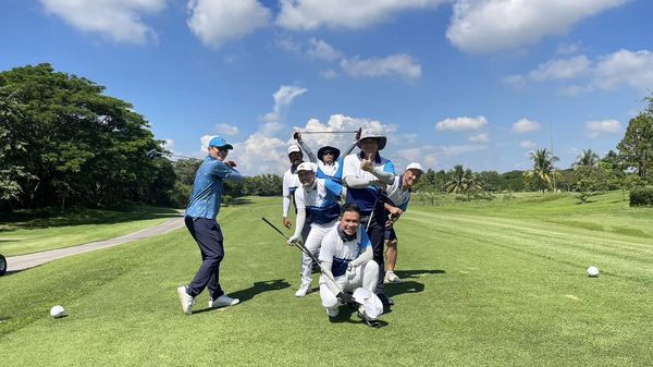 สนามกอล์ฟหริภุญชัย กอล์ฟคลับ nbsp 5 people people golfing golf cart and golf course