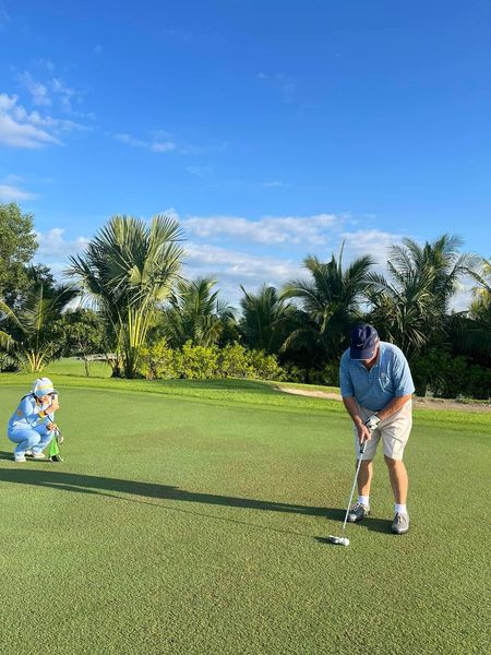 สนามกอล์ฟหริภุญชัย กอล์ฟคลับ nbsp 2 people people golfing and golf course-4