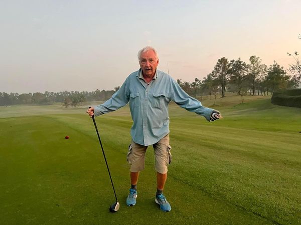 สนามกอล์ฟหริภุญชัย กอล์ฟคลับ nbsp 1 person golfing and golf course