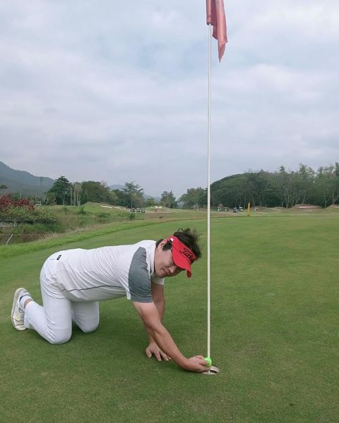 Gassan Khuntan Golf amp Resort Thailand nbsp 1 person golfing and golf course