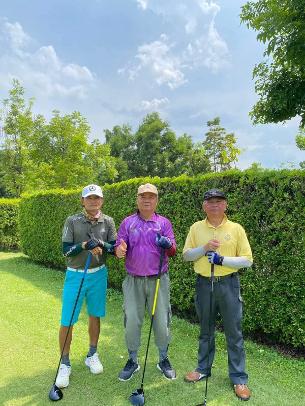 สนามกอล์ฟหริภุญชัย กอล์ฟคลับ nbsp 3 people people golfing and golf course