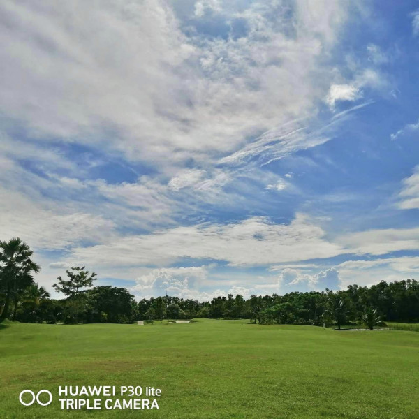 สนามกอล์ฟหริภุญชัย กอล์ฟคลับ nbsp golf golf cart cloud golf course and HUAWEI P30 lite TRIPLE TRIPLECAMERA CAMERA