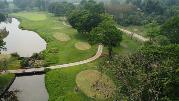 Santiburi Country Club Chiangrai nbsp กอล์ฟ รถกอล์ฟ พื้นหญ้า และ สนามกอล์ฟ