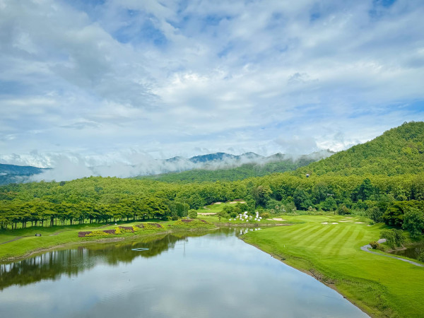 Gassan Khuntan Golf amp Resort Thailand nbsp ทะเลสาบ และ ภูเขา