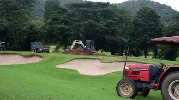 Alpinegolfresort Chiangmai 3 people and outdoors