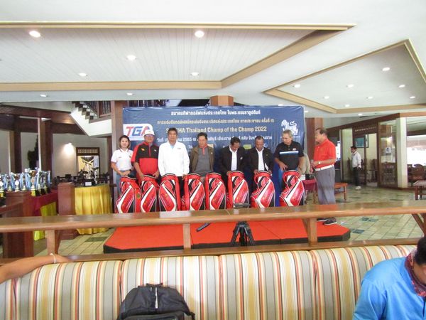 Santiburi Country Club Chiangrai 10 people people standing and indoor