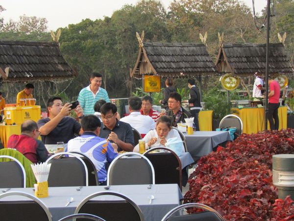 Santiburi Country Club Chiangrai 10 people people standing and outdoors