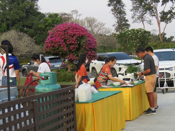 Santiburi Country Club Chiangrai 5 people tree and outdoors