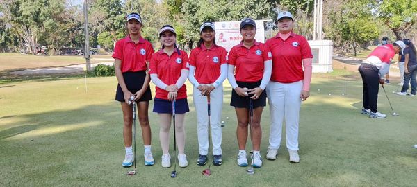 Lanna Golf Club 7 people and people standing