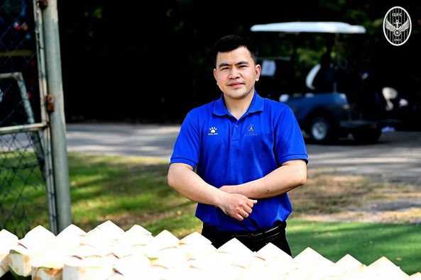 Alpinegolfresort Chiangmai 1 person standing and outdoors