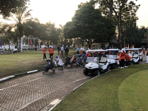 Lanna Golf Club 6 people and outdoors