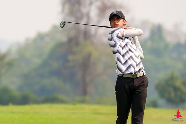 Alpinegolfresort Chiangmai 1 person and golfing