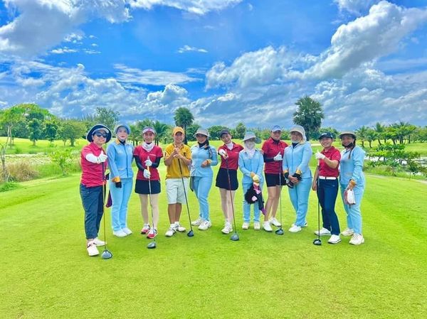 สนามกอล์ฟหริภุญชัย กอล์ฟคลับ 11 people people standing and outdoors