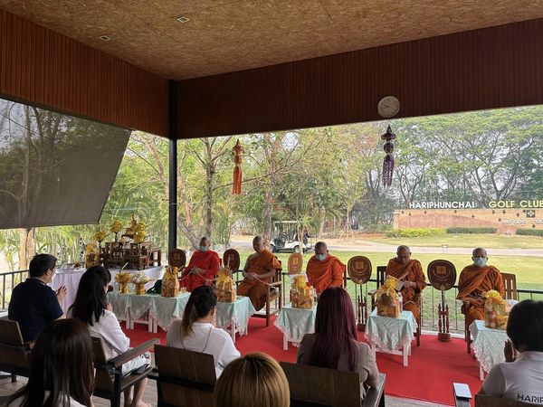 สนามกอล์ฟหริภุญชัย กอล์ฟคลับ 13 people and people standing