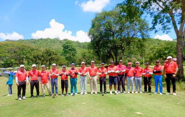 Panoramagolfclub 12 people people golfing and golf course