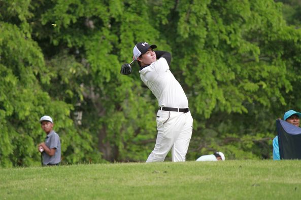 Panoramagolfclub 3 people people golfing and golf course