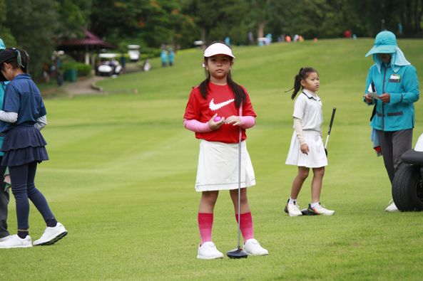 Panoramagolfclub 5 people people golfing and golf course