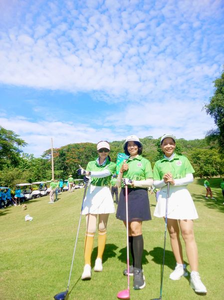 Panoramagolfclub 5 people people golfing and golf course