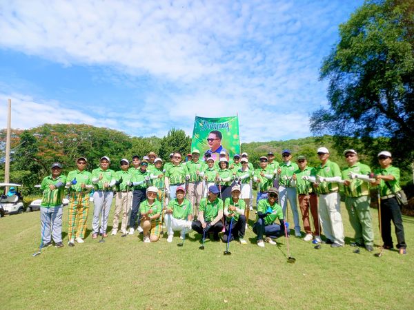 Panoramagolfclub 8 people people golfing golf course and text-2