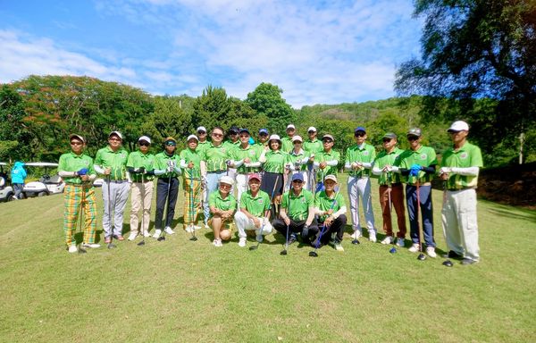 Panoramagolfclub 9 people people golfing and golf course