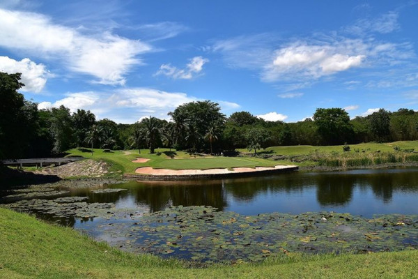 Panoramagolfclub golf golf course body of water and grass