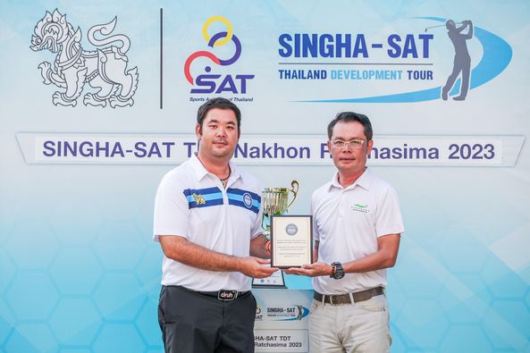 Panoramagolfclub 2 people and SAT Thailand SINGHA SAT THAILAND DEVELOPMENT TOUR SINGHA SAT T Nakhon A hasima 2023 Uruh SINGHA SAT TDT Ratchasima 2023