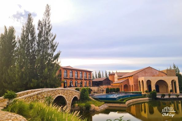 Toscana Valley twilight and golf course