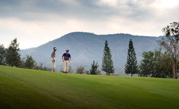 Toscana Valley 2 people people golfing and golf course