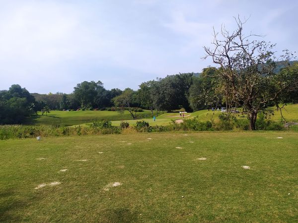 Panoramagolfclub สนามกอล์ฟ พื้นหญ้า ธรรมชาติ และ ต้นไม้ Panoramagolfclub สนามกอล์ฟ พื้นหญ้า ธรรมชาติ และ ต้นไม้