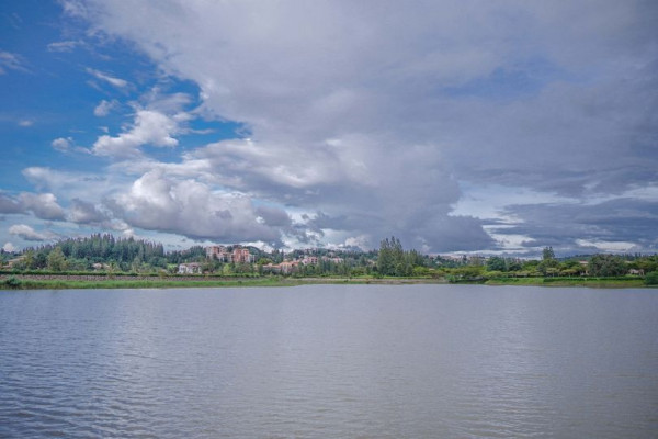 Toscana Valley cloud lake and nature