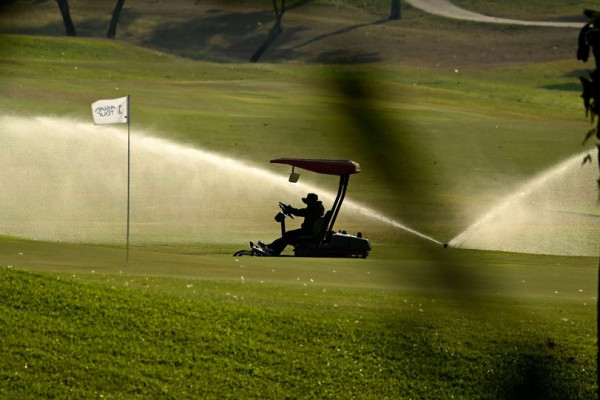 Lake View Resort amp Golf Club 2 people and nature