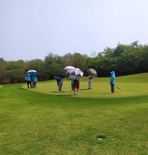 Panoramagolfclub 6 people people golfing and golf course