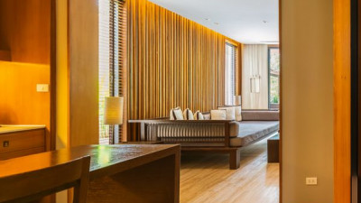 Enjoy a classy kind of relaxation at Muthi Maya, where you will find a private villa fully equipped with accommodation like a luxurious bath, a pleasantly soft bed, and a comfortable sofa bed. Most of all, you can have a nature-surrounded swimming pool al