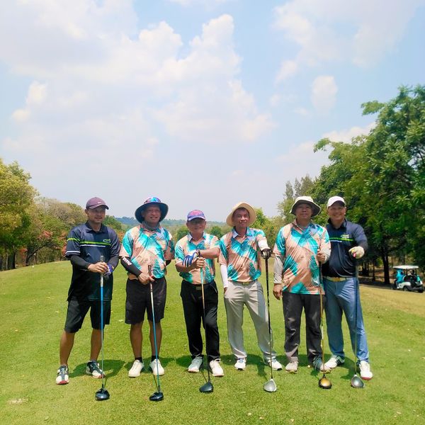 Panoramagolfclub 6 people people golfing and golf course