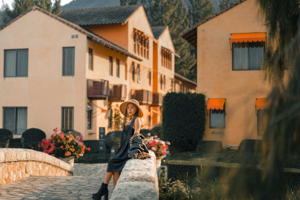 Toscana Valley 1 person and the Arno River