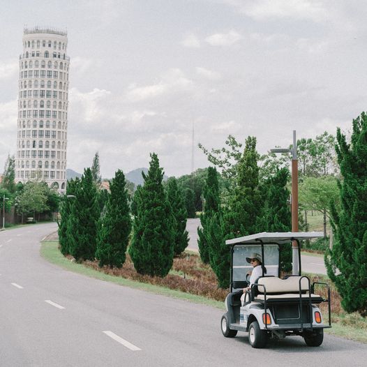 Toscana Valley 1 person segway golf cart golf course and road